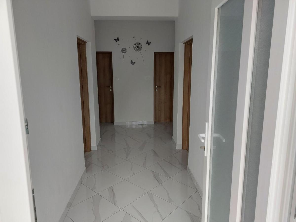 Apartments Baksa Kanfanar Exterior photo